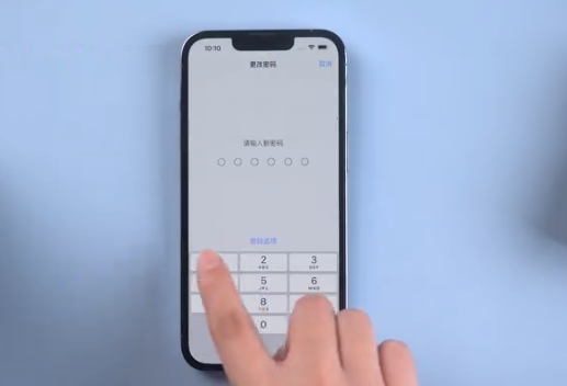 武定苹果手机维修分享升级iOS 16后屏幕显示不可用怎么办 