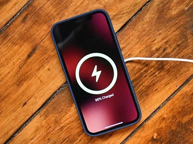 武定苹果手机维修分享iPhone 12可以随便充电吗 